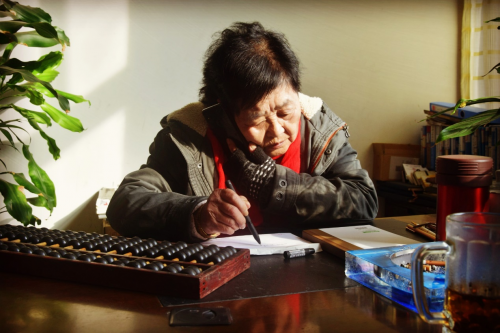 蜀大酒业女企业家孔庆荣访谈 不一样的人格魅力