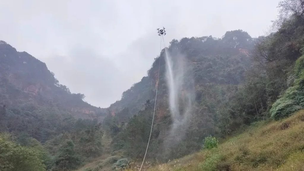 高原无人机首次盲飞 泸州应急通讯队圆满完成应急部2023高原“三断”场景无人机救援实战化训演任务