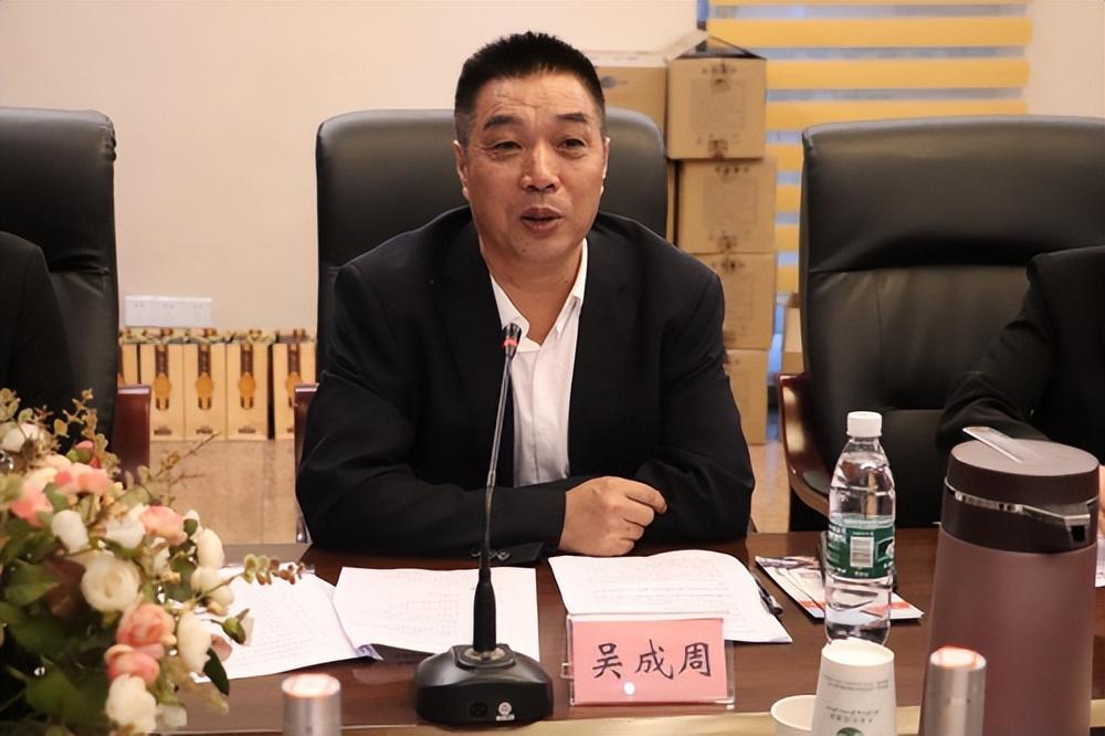 川酒集团·自贸区总部基地白酒品鉴兴趣小组走进泸州市国膳液酒业