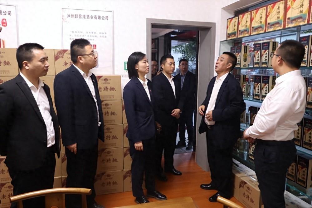 川酒集团·自贸区总部基地白酒品鉴兴趣小组走进泸州市国膳液酒业