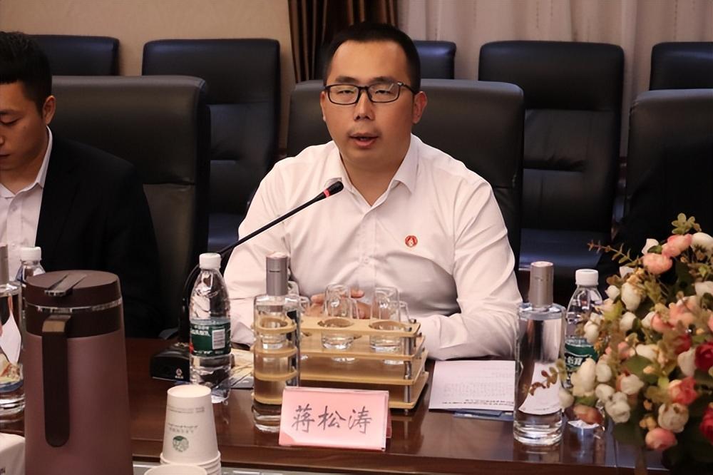 川酒集团·自贸区总部基地白酒品鉴兴趣小组走进泸州市国膳液酒业