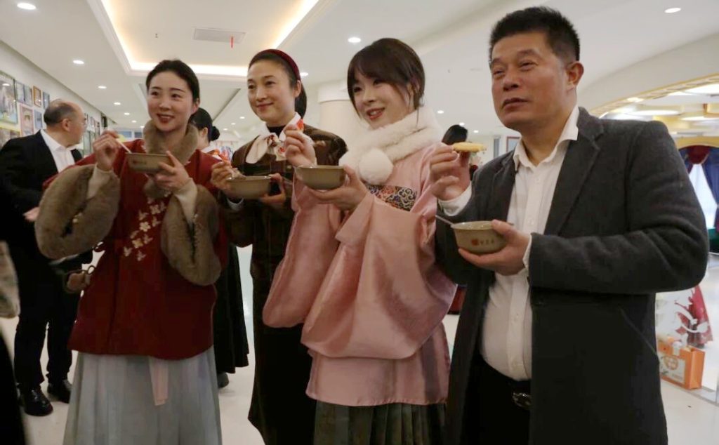 江阳区新联会开展“诗歌的礼物”腊八节迎春诗会