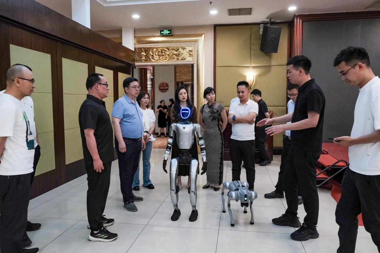 泸州市网络代表人士联谊会第一届理事会第一次会议召开